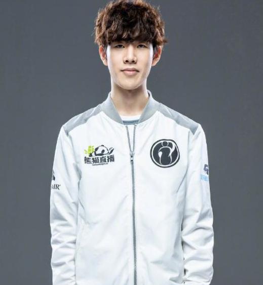 也要送果篮 也要送果篮