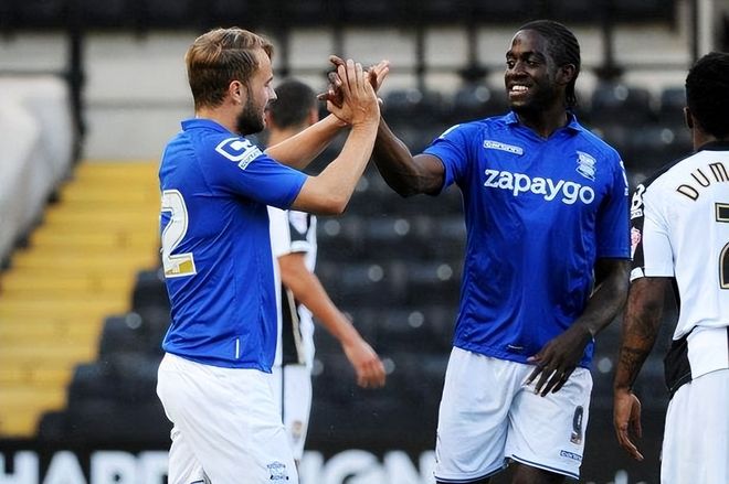 人盯混合 人盯混合